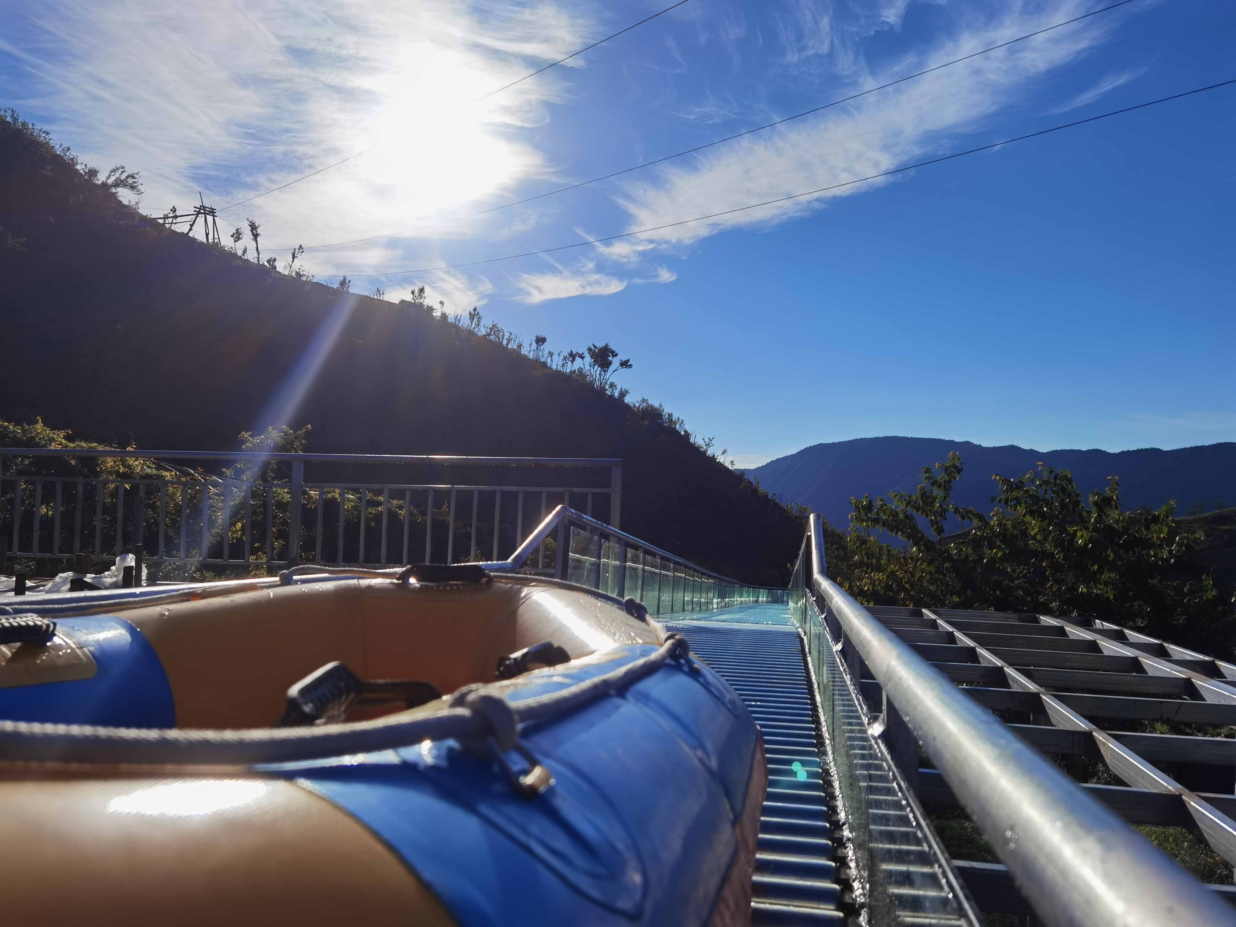 玻璃水滑道 玻璃水滑道